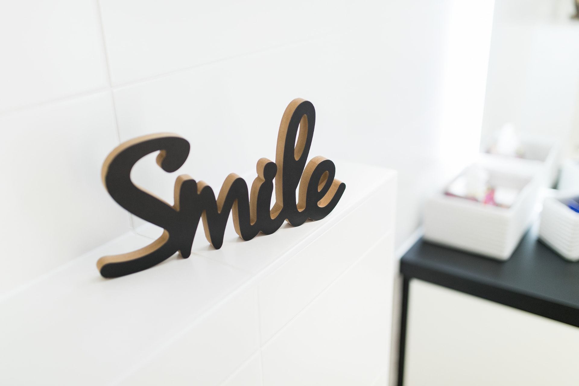 Smile-Schriftzug in der Zahnarztpraxis
